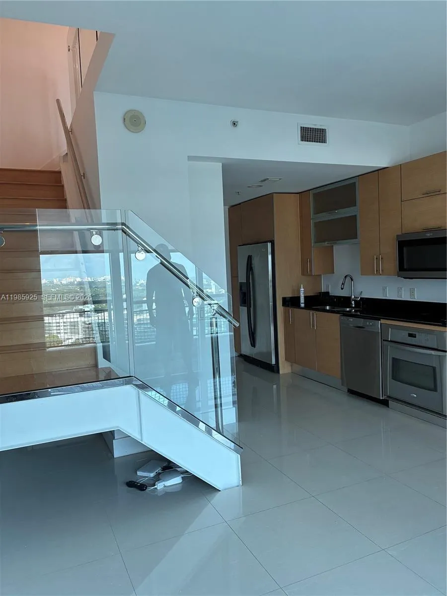 60 Sw 13 St 2007, Miami, Florida 33130, Miami, Florida 33130, 1 Bedroom Bedrooms, ,1 BathroomBathrooms,Residential Lease,For Rent,60 Sw 13 St 2007, Miami, Florida 33130,A11985925