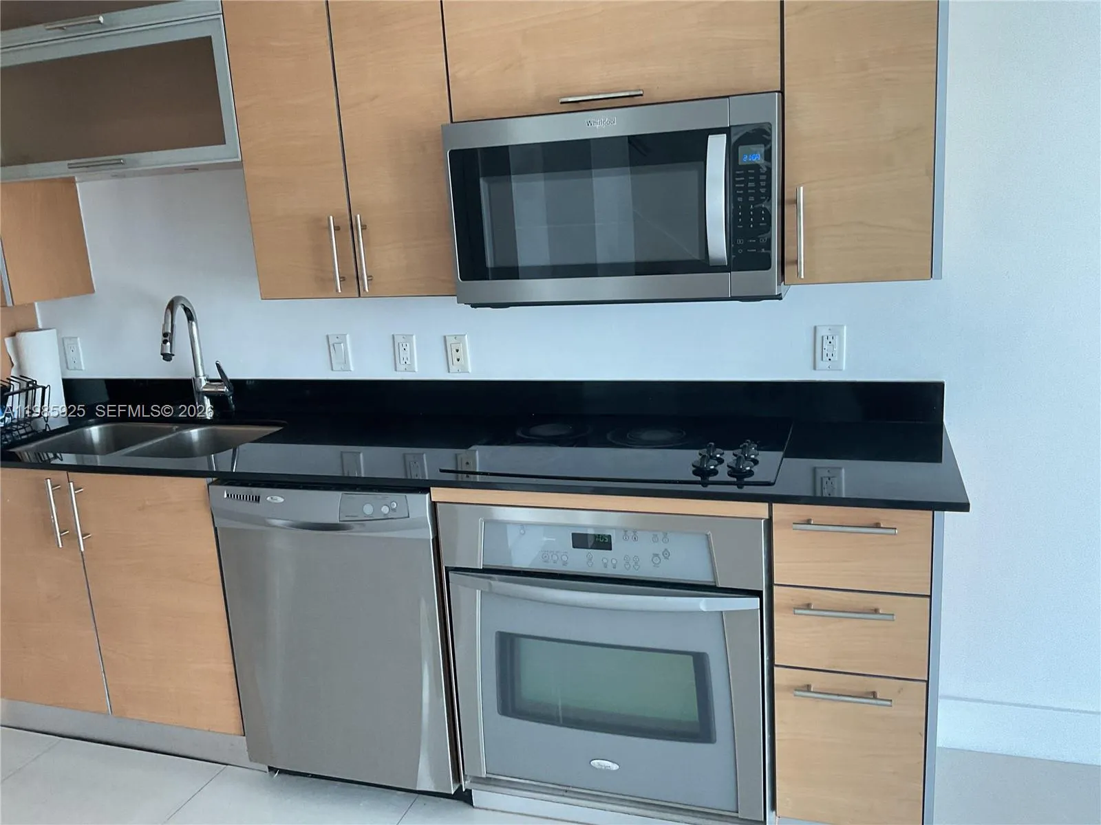 60 Sw 13 St 2007, Miami, Florida 33130, Miami, Florida 33130, 1 Bedroom Bedrooms, ,1 BathroomBathrooms,Residential Lease,For Rent,60 Sw 13 St 2007, Miami, Florida 33130,A11985925