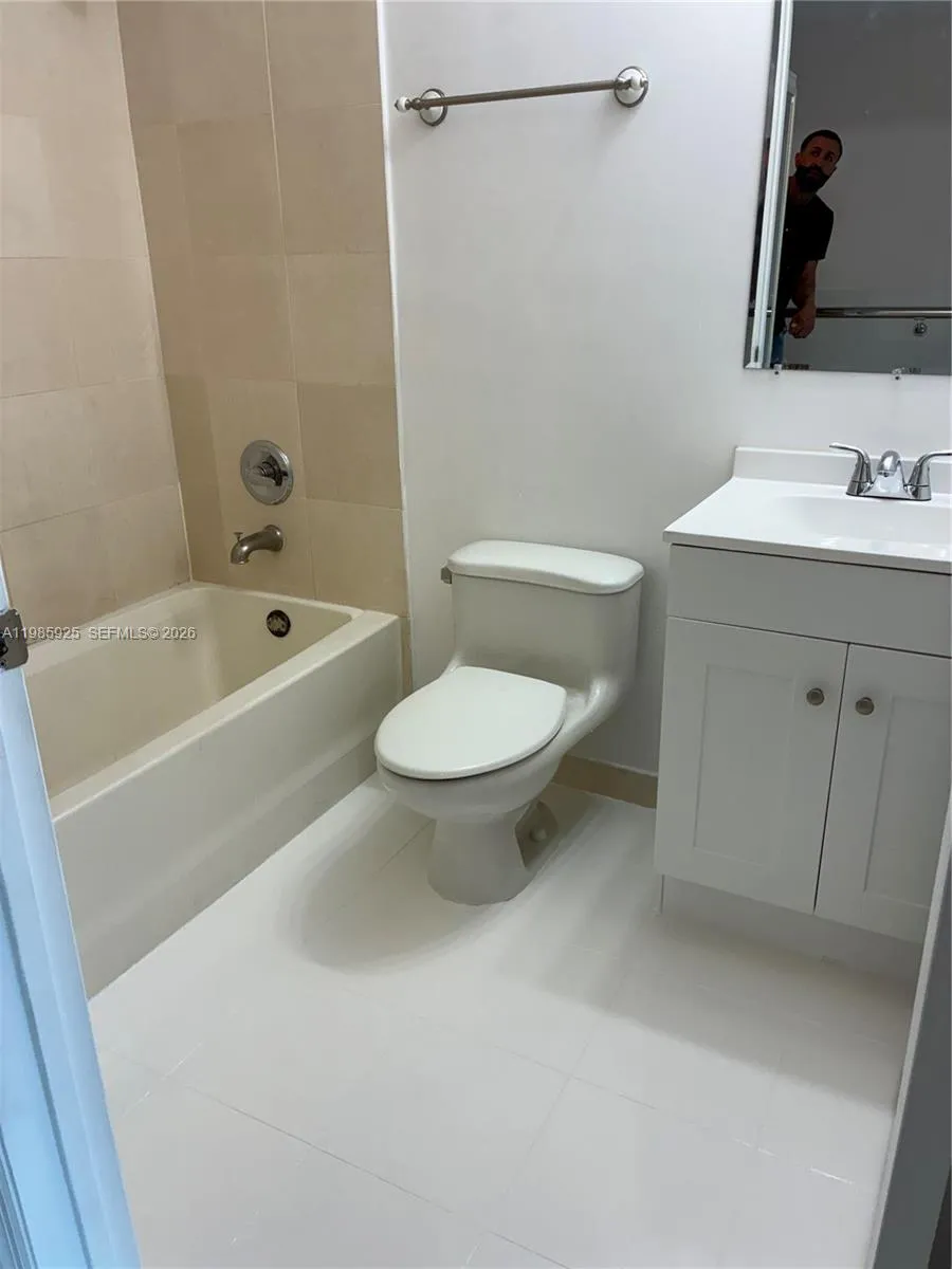 60 Sw 13 St 2007, Miami, Florida 33130, Miami, Florida 33130, 1 Bedroom Bedrooms, ,1 BathroomBathrooms,Residential Lease,For Rent,60 Sw 13 St 2007, Miami, Florida 33130,A11985925