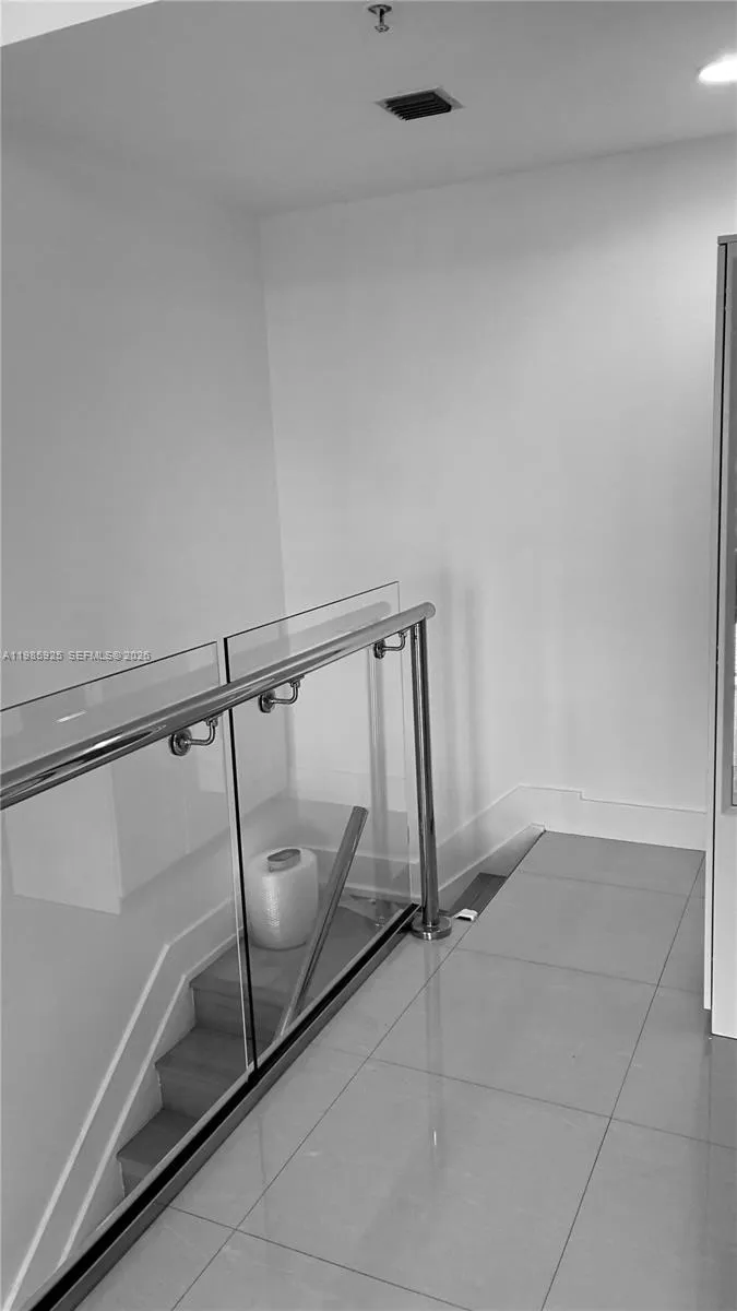 60 Sw 13 St 2007, Miami, Florida 33130, Miami, Florida 33130, 1 Bedroom Bedrooms, ,1 BathroomBathrooms,Residential Lease,For Rent,60 Sw 13 St 2007, Miami, Florida 33130,A11985925