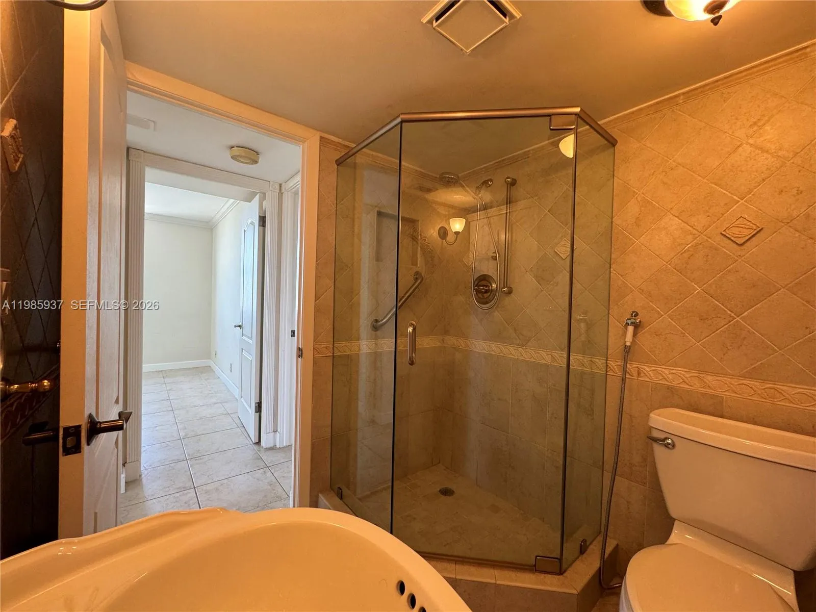 2555 Collins Ave 2002, Miami Beach, Florida 33140, Miami Beach, Florida 33140, 2 Bedrooms Bedrooms, ,2 BathroomsBathrooms,Residential,For Sale,2555 Collins Ave 2002, Miami Beach, Florida 33140,A11985937