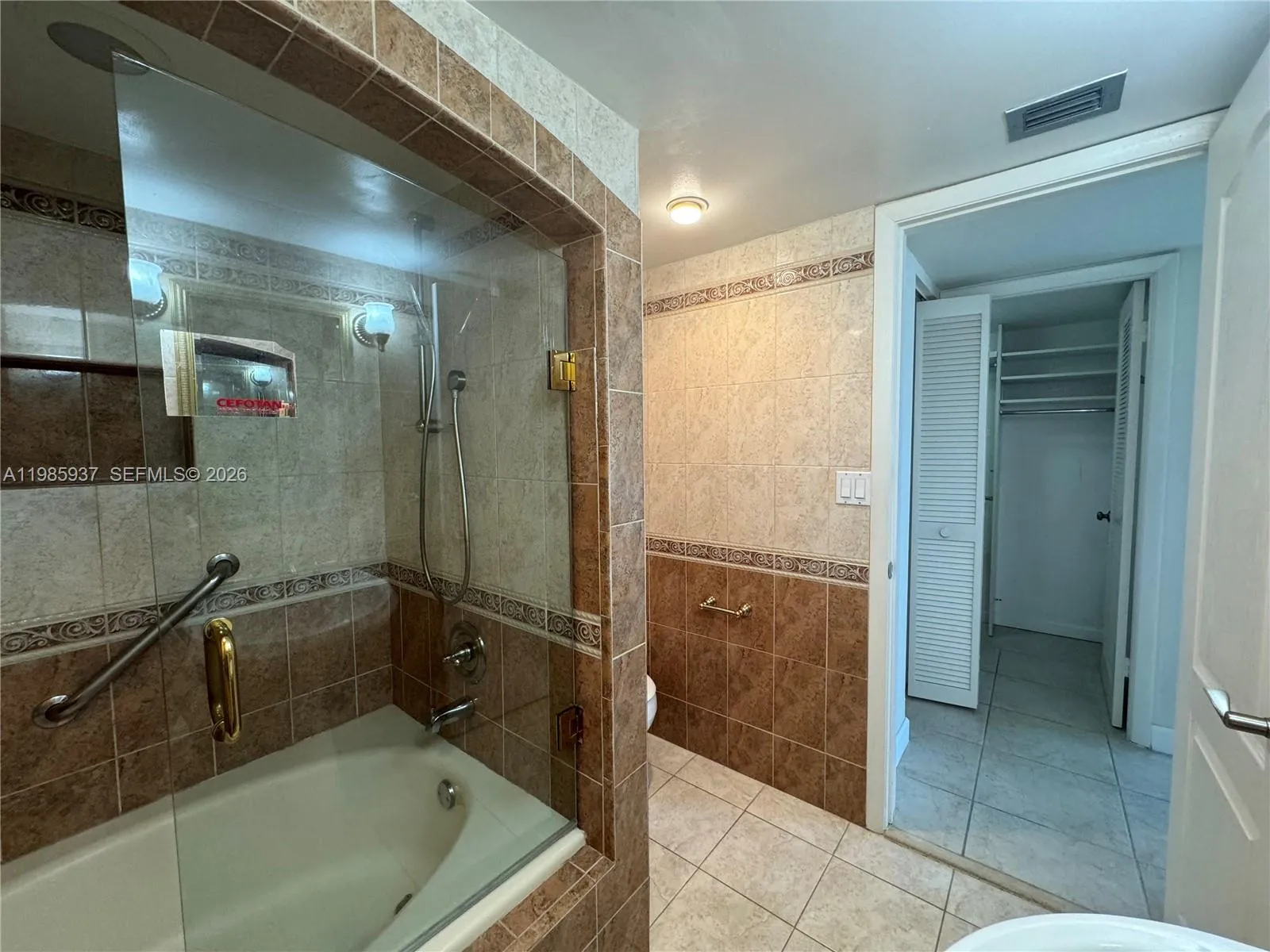 2555 Collins Ave 2002, Miami Beach, Florida 33140, Miami Beach, Florida 33140, 2 Bedrooms Bedrooms, ,2 BathroomsBathrooms,Residential,For Sale,2555 Collins Ave 2002, Miami Beach, Florida 33140,A11985937