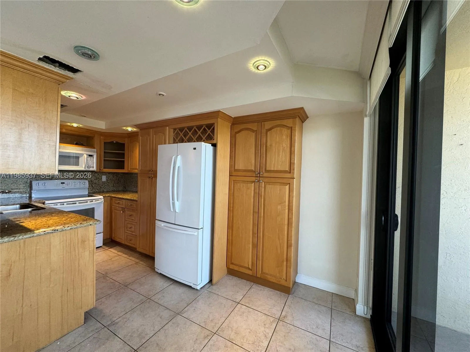 2555 Collins Ave 2002, Miami Beach, Florida 33140, Miami Beach, Florida 33140, 2 Bedrooms Bedrooms, ,2 BathroomsBathrooms,Residential,For Sale,2555 Collins Ave 2002, Miami Beach, Florida 33140,A11985937