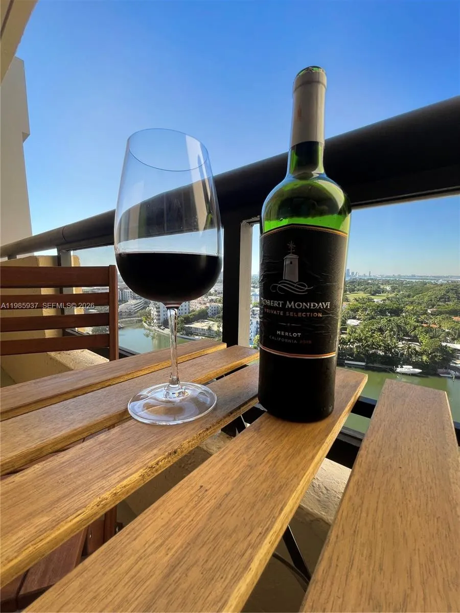 2555 Collins Ave 2002, Miami Beach, Florida 33140, Miami Beach, Florida 33140, 2 Bedrooms Bedrooms, ,2 BathroomsBathrooms,Residential,For Sale,2555 Collins Ave 2002, Miami Beach, Florida 33140,A11985937