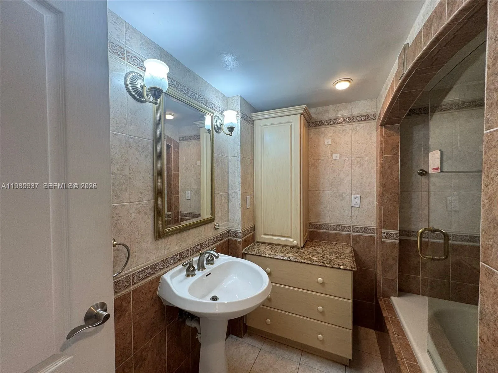 2555 Collins Ave 2002, Miami Beach, Florida 33140, Miami Beach, Florida 33140, 2 Bedrooms Bedrooms, ,2 BathroomsBathrooms,Residential,For Sale,2555 Collins Ave 2002, Miami Beach, Florida 33140,A11985937