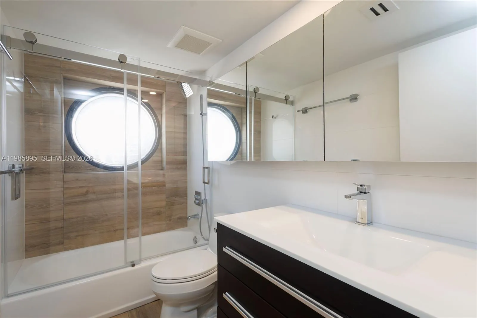 3640 Yacht Club Dr 1701, Aventura, Florida 33180, Aventura, Florida 33180, 3 Bedrooms Bedrooms, ,2 BathroomsBathrooms,Residential,For Sale,3640 Yacht Club Dr 1701, Aventura, Florida 33180,A11985895