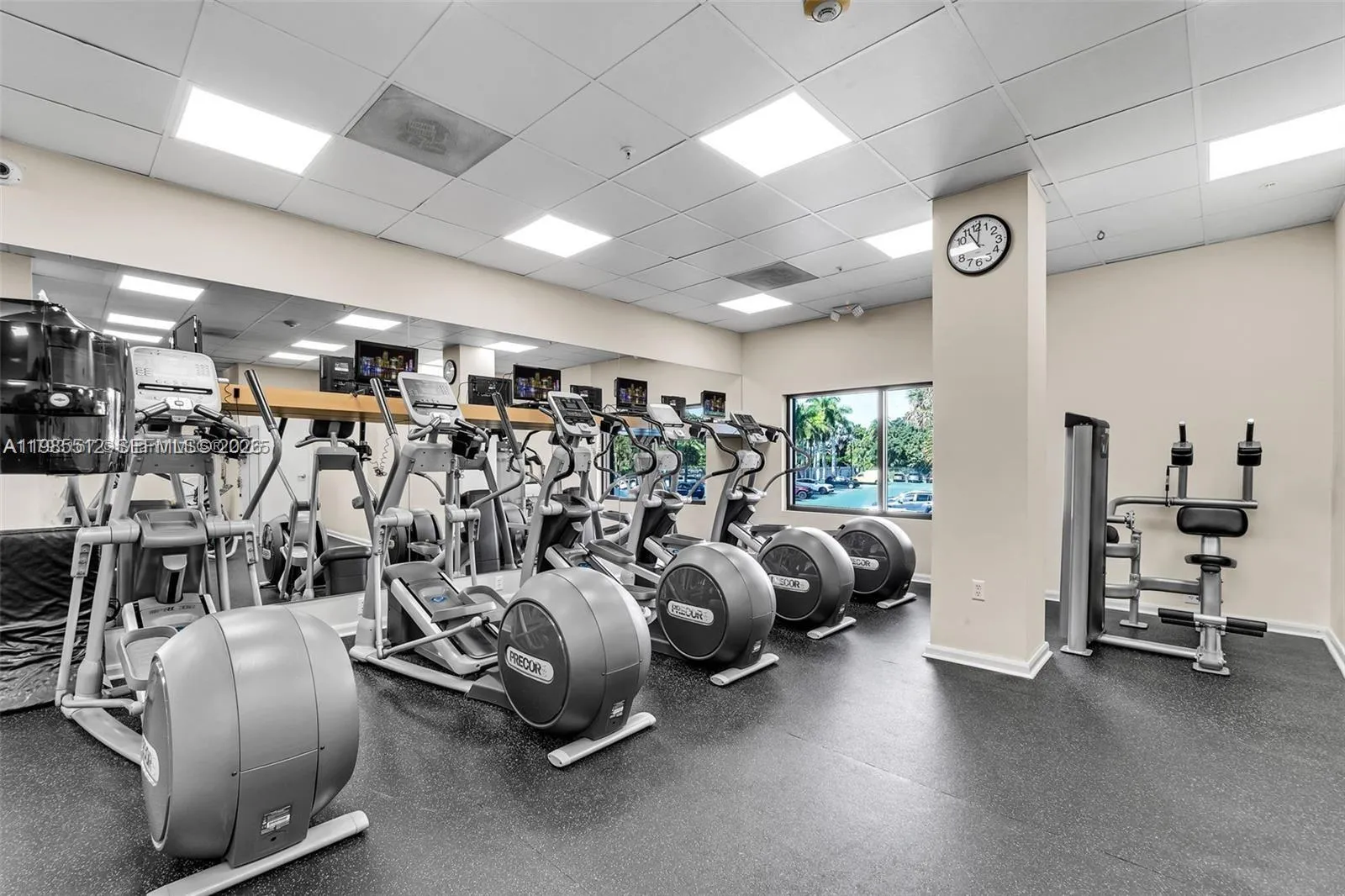 2333 Ne Brickell Ave 1009, Miami, Florida 33129, Miami, Florida 33129, 1 Bedroom Bedrooms, ,2 BathroomsBathrooms,Residential,For Sale,2333 Ne Brickell Ave 1009, Miami, Florida 33129,A11985512