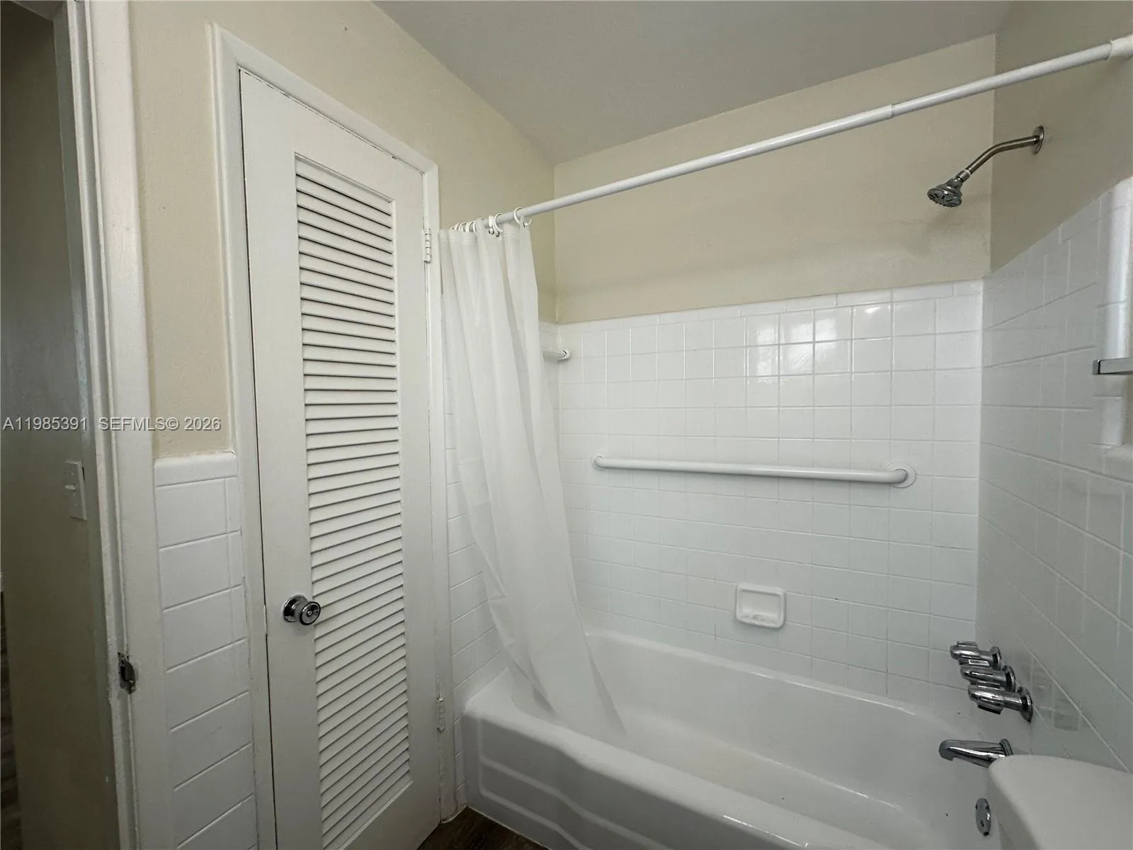 5901 Ne 18th Ave 2, Fort Lauderdale, Florida 33334, Fort Lauderdale, Florida 33334, 1 Bedroom Bedrooms, ,1 BathroomBathrooms,Residential Lease,For Rent,5901 Ne 18th Ave 2, Fort Lauderdale, Florida 33334,A11985391