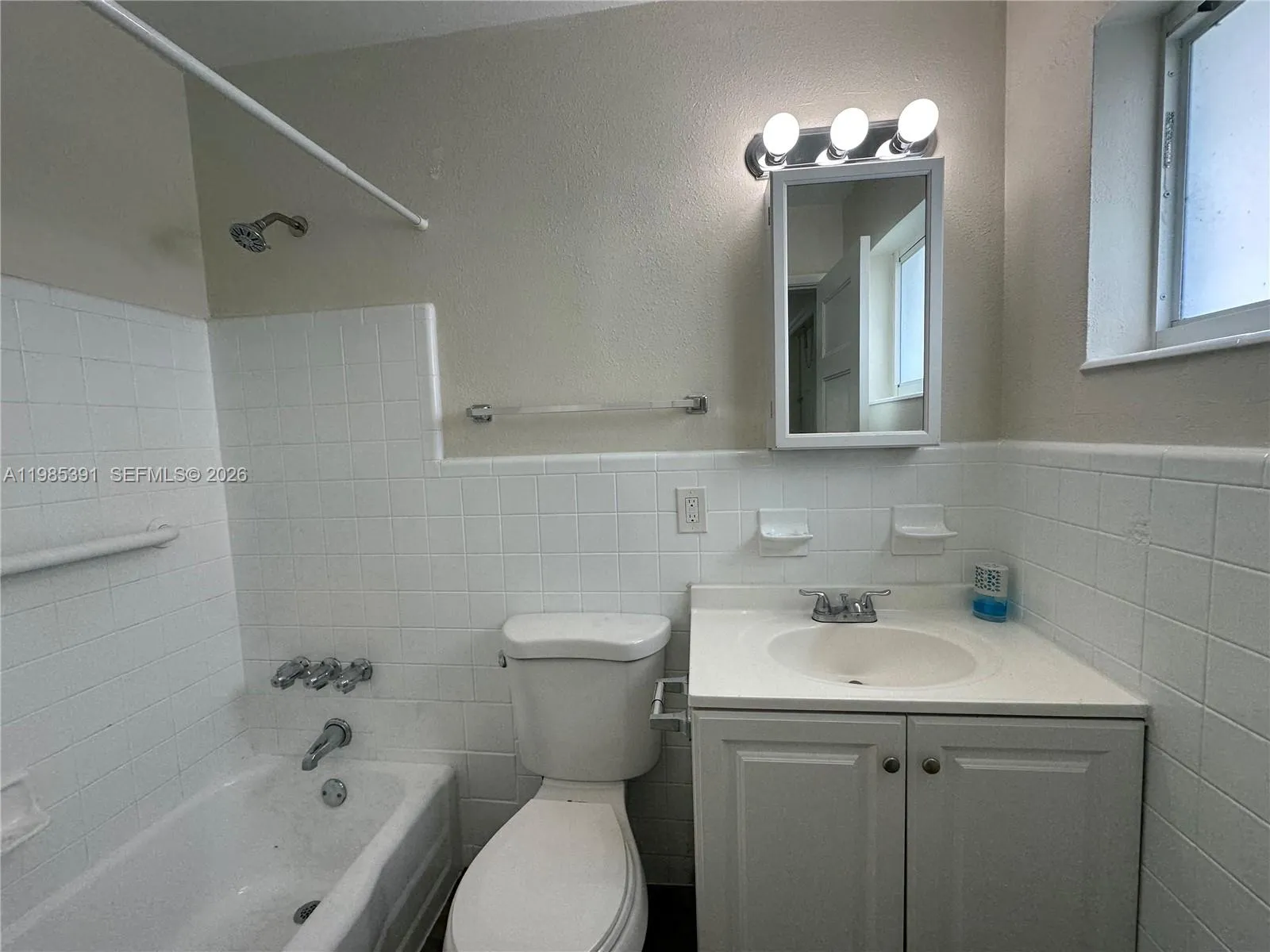 5901 Ne 18th Ave 2, Fort Lauderdale, Florida 33334, Fort Lauderdale, Florida 33334, 1 Bedroom Bedrooms, ,1 BathroomBathrooms,Residential Lease,For Rent,5901 Ne 18th Ave 2, Fort Lauderdale, Florida 33334,A11985391