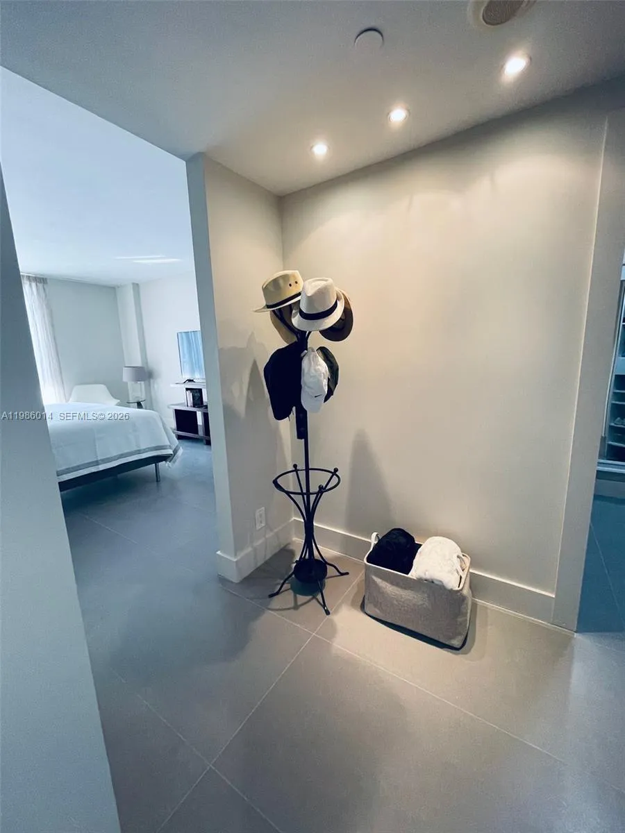 20281 E Country Club Dr 2405, Aventura, Florida 33, Aventura, Florida 33180, 2 Bedrooms Bedrooms, ,2 BathroomsBathrooms,Residential Lease,For Rent,20281 E Country Club Dr 2405, Aventura, Florida 33,A11986014