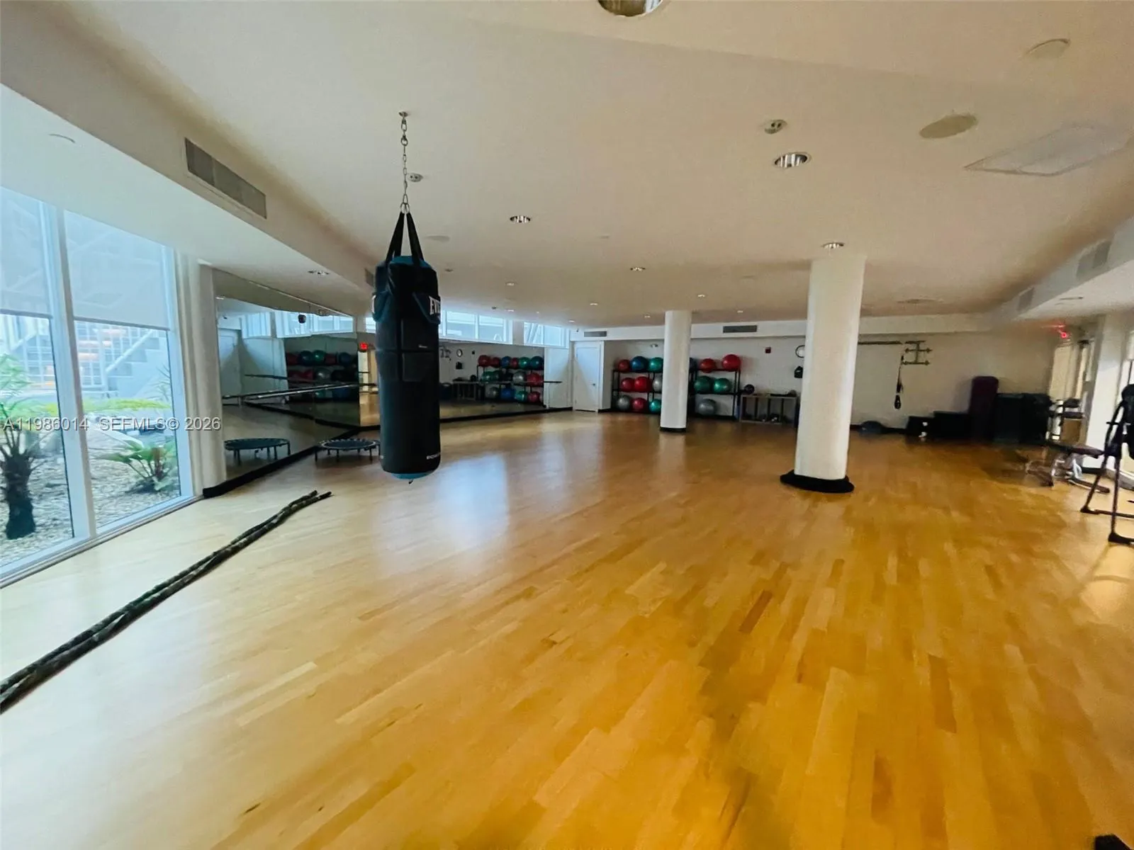 20281 E Country Club Dr 2405, Aventura, Florida 33, Aventura, Florida 33180, 2 Bedrooms Bedrooms, ,2 BathroomsBathrooms,Residential Lease,For Rent,20281 E Country Club Dr 2405, Aventura, Florida 33,A11986014