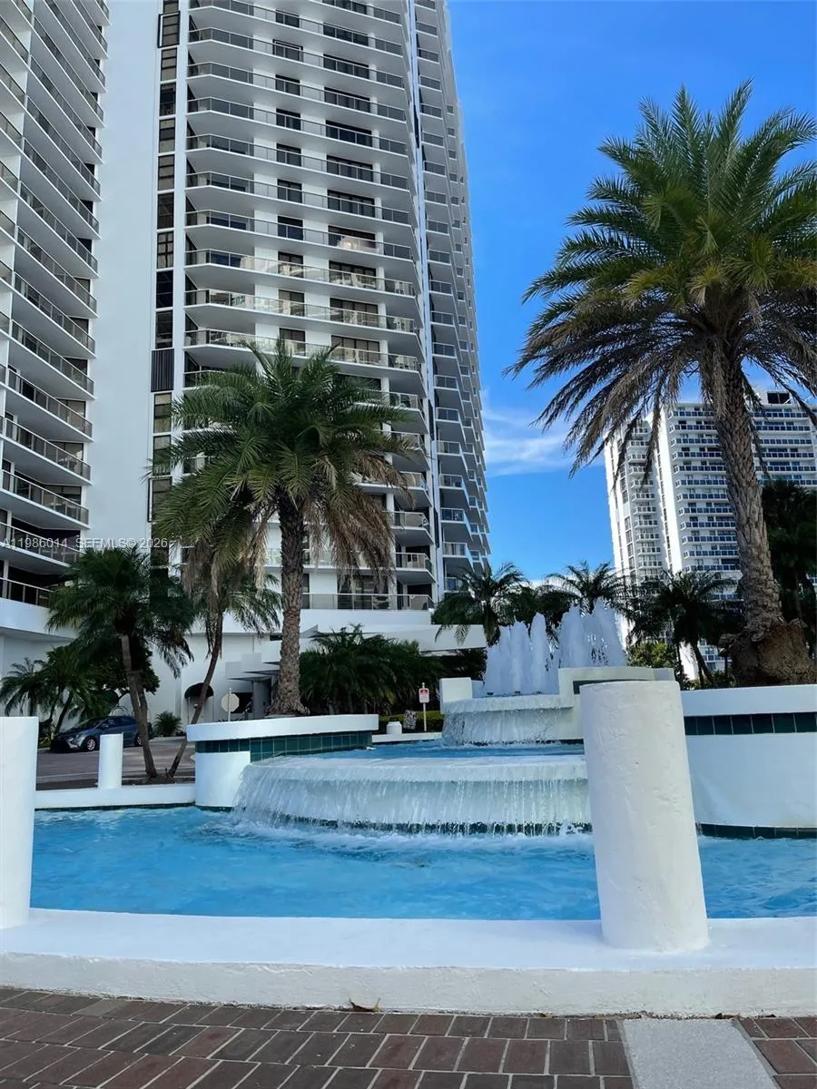 20281 E Country Club Dr 2405, Aventura, Florida 33, Aventura, Florida 33180, 2 Bedrooms Bedrooms, ,2 BathroomsBathrooms,Residential Lease,For Rent,20281 E Country Club Dr 2405, Aventura, Florida 33,A11986014