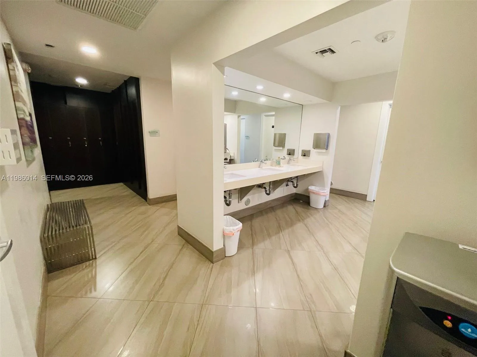 20281 E Country Club Dr 2405, Aventura, Florida 33, Aventura, Florida 33180, 2 Bedrooms Bedrooms, ,2 BathroomsBathrooms,Residential Lease,For Rent,20281 E Country Club Dr 2405, Aventura, Florida 33,A11986014