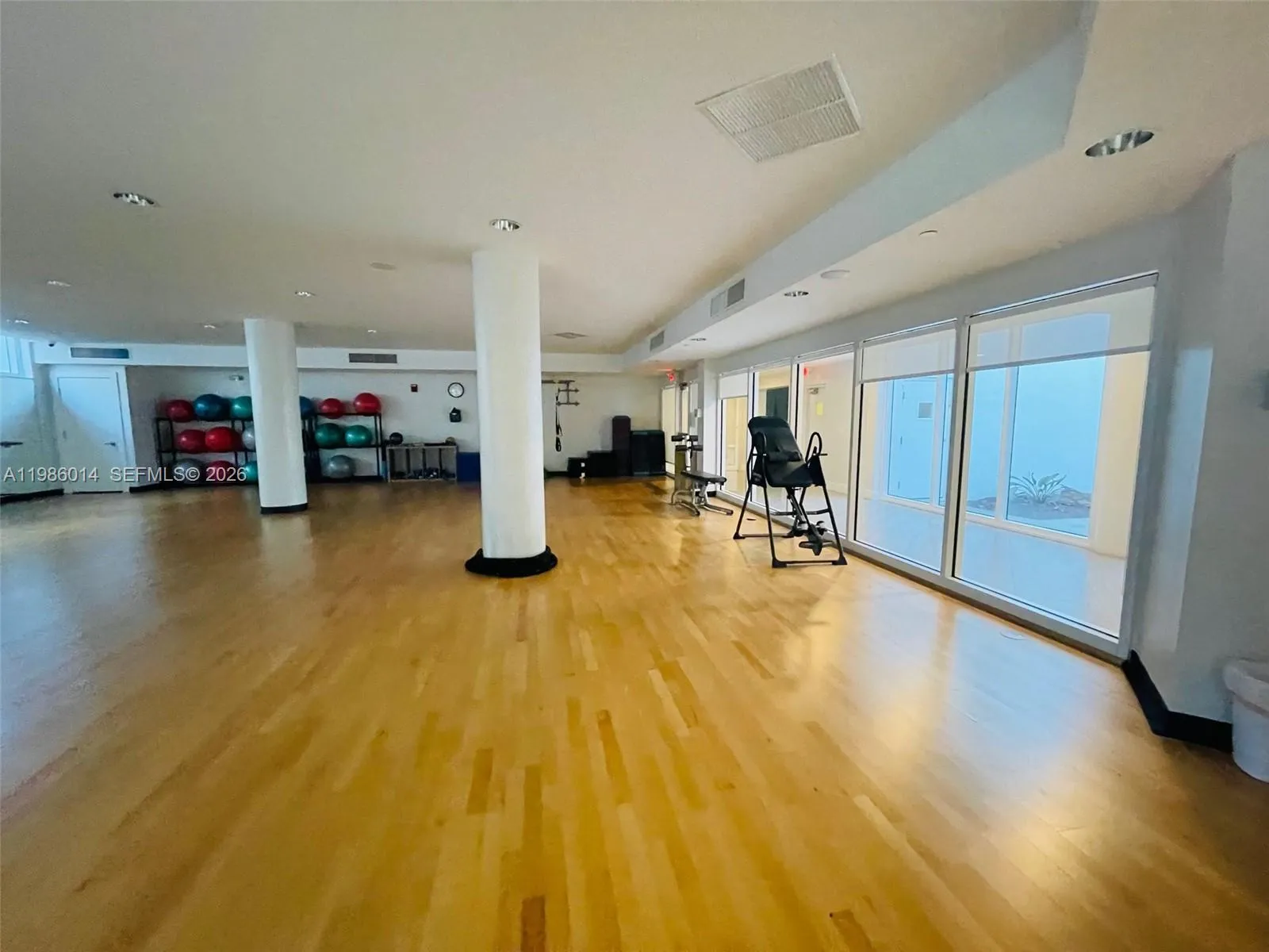 20281 E Country Club Dr 2405, Aventura, Florida 33, Aventura, Florida 33180, 2 Bedrooms Bedrooms, ,2 BathroomsBathrooms,Residential Lease,For Rent,20281 E Country Club Dr 2405, Aventura, Florida 33,A11986014