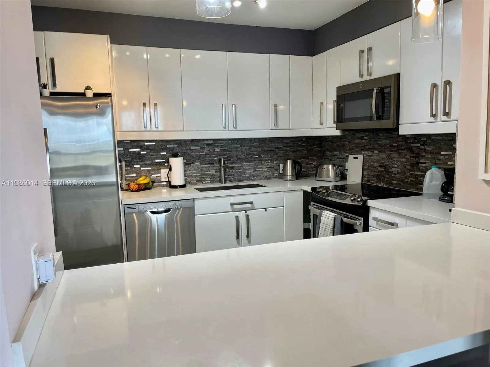 20281 E Country Club Dr 2405, Aventura, Florida 33, Aventura, Florida 33180, 2 Bedrooms Bedrooms, ,2 BathroomsBathrooms,Residential Lease,For Rent,20281 E Country Club Dr 2405, Aventura, Florida 33,A11986014