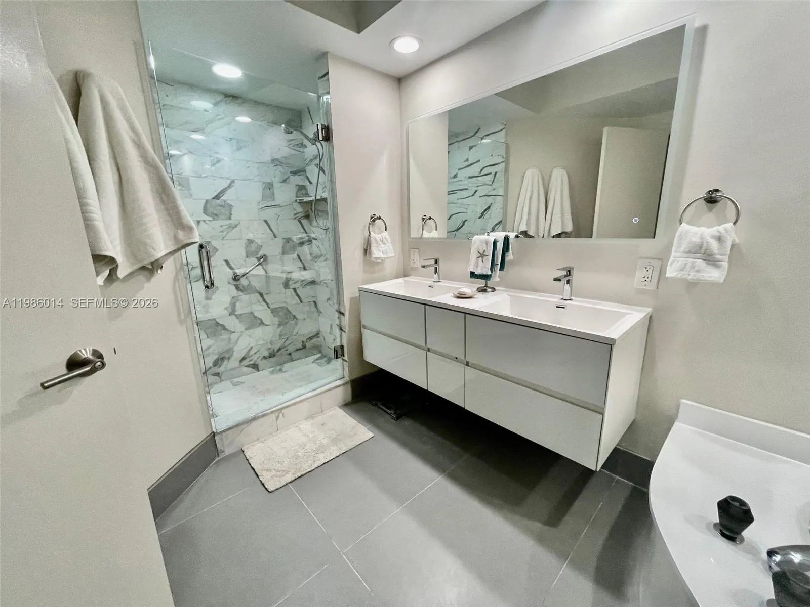 20281 E Country Club Dr 2405, Aventura, Florida 33, Aventura, Florida 33180, 2 Bedrooms Bedrooms, ,2 BathroomsBathrooms,Residential Lease,For Rent,20281 E Country Club Dr 2405, Aventura, Florida 33,A11986014