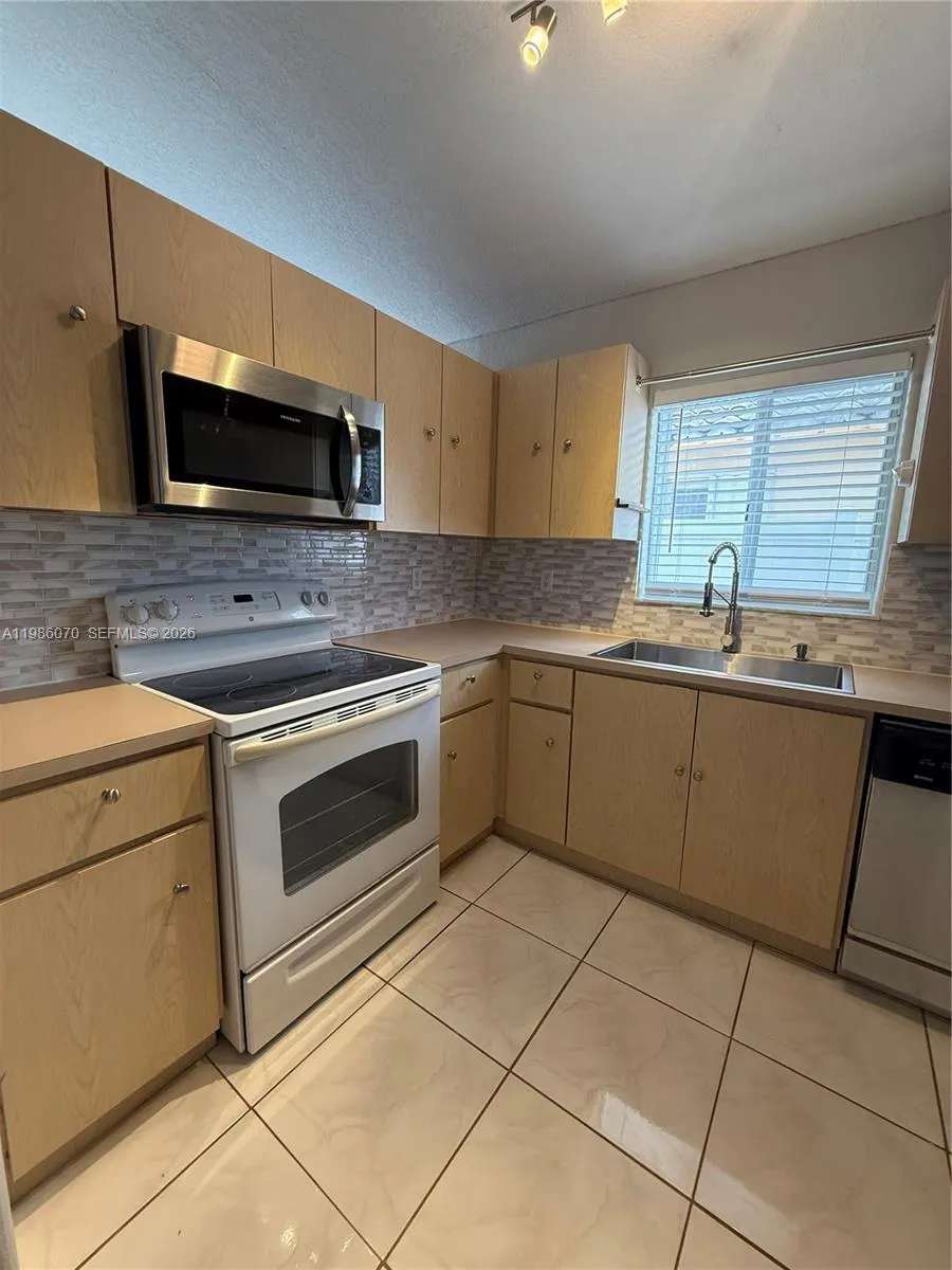10168 Nw 126th Ter, Hialeah Gardens, Florida 33018, Hialeah Gardens, Florida 33018, 3 Bedrooms Bedrooms, ,2 BathroomsBathrooms,Residential Lease,For Rent,10168 Nw 126th Ter, Hialeah Gardens, Florida 33018,A11986070