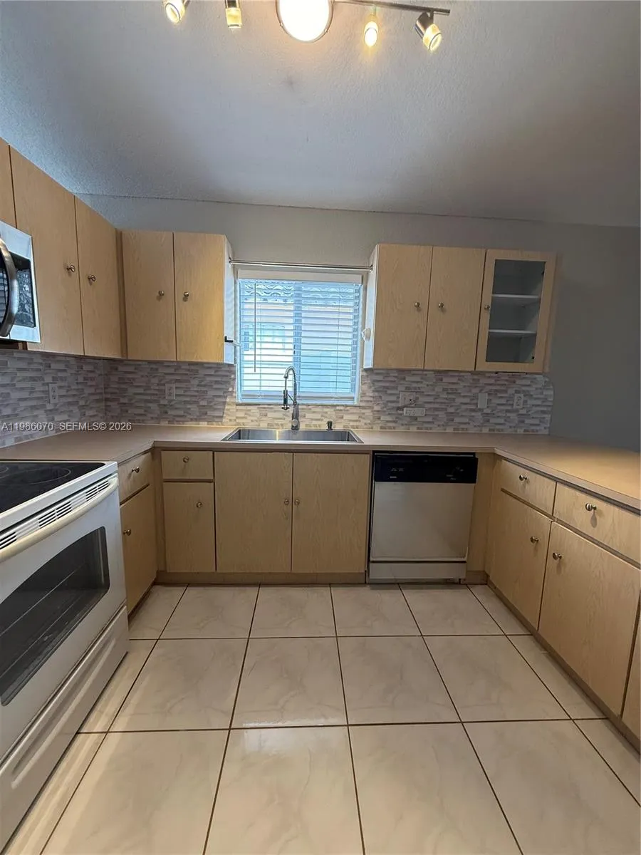 10168 Nw 126th Ter, Hialeah Gardens, Florida 33018, Hialeah Gardens, Florida 33018, 3 Bedrooms Bedrooms, ,2 BathroomsBathrooms,Residential Lease,For Rent,10168 Nw 126th Ter, Hialeah Gardens, Florida 33018,A11986070