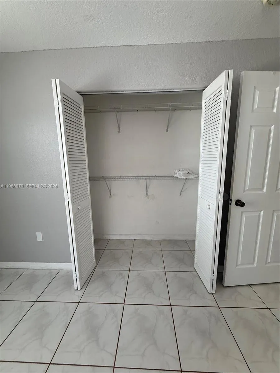 3 bdrm closet