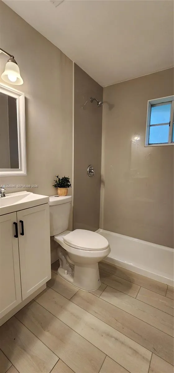 800 Sw 10th Ave 840, Hallandale Beach, Florida 330, Hallandale Beach, Florida 33009, 2 Bedrooms Bedrooms, ,1 BathroomBathrooms,Residential Lease,For Rent,800 Sw 10th Ave 840, Hallandale Beach, Florida 330,A11986095