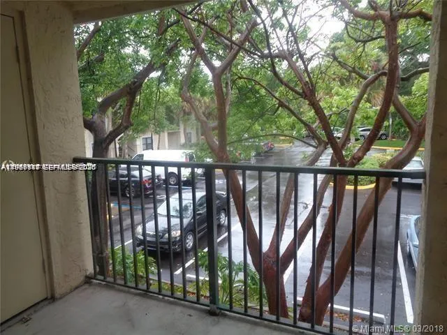 650 S Park Rd 21-5, Hollywood, Florida 33021, Hollywood, Florida 33021, 3 Bedrooms Bedrooms, ,2 BathroomsBathrooms,Residential Lease,For Rent,650 S Park Rd 21-5, Hollywood, Florida 33021,A11986118