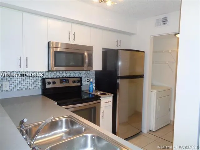 650 S Park Rd 21-5, Hollywood, Florida 33021, Hollywood, Florida 33021, 3 Bedrooms Bedrooms, ,2 BathroomsBathrooms,Residential Lease,For Rent,650 S Park Rd 21-5, Hollywood, Florida 33021,A11986118
