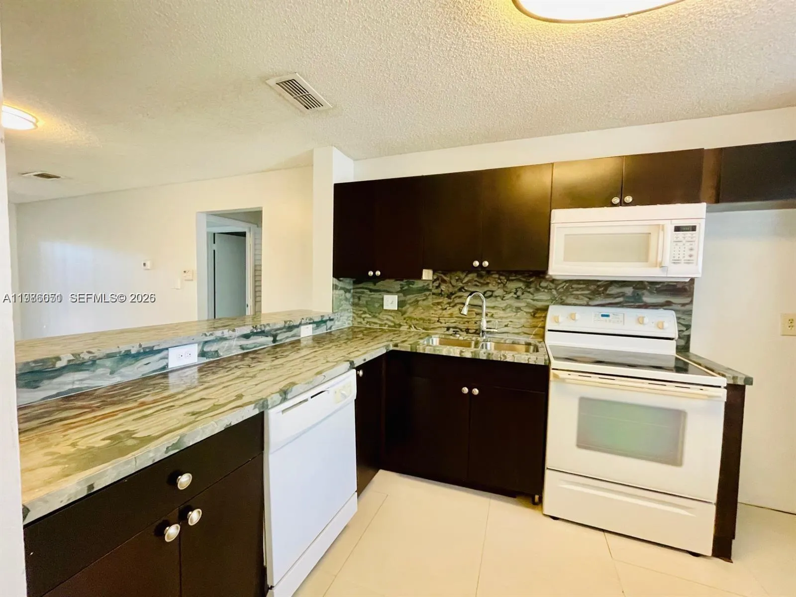 2201 Sw 80th Ter 2201, Miramar, Florida 33025, Miramar, Florida 33025, 2 Bedrooms Bedrooms, ,2 BathroomsBathrooms,Residential Lease,For Rent,2201 Sw 80th Ter 2201, Miramar, Florida 33025,A11986051