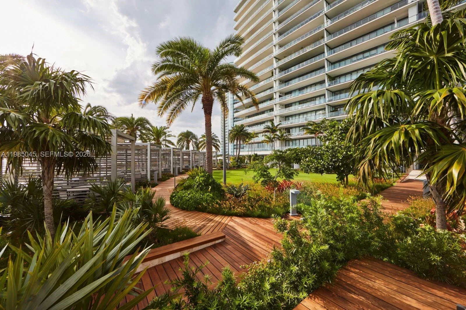 800 S Pointe Dr 901, Miami Beach, Florida 33139, Miami Beach, Florida 33139, 4 Bedrooms Bedrooms, ,3 BathroomsBathrooms,Residential,For Sale,800 S Pointe Dr 901, Miami Beach, Florida 33139,A11985045
