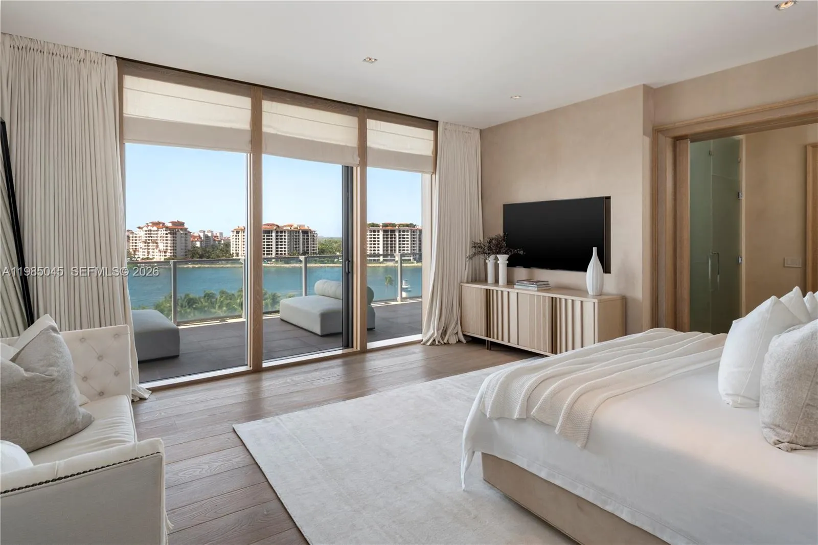 800 S Pointe Dr 901, Miami Beach, Florida 33139, Miami Beach, Florida 33139, 4 Bedrooms Bedrooms, ,3 BathroomsBathrooms,Residential,For Sale,800 S Pointe Dr 901, Miami Beach, Florida 33139,A11985045