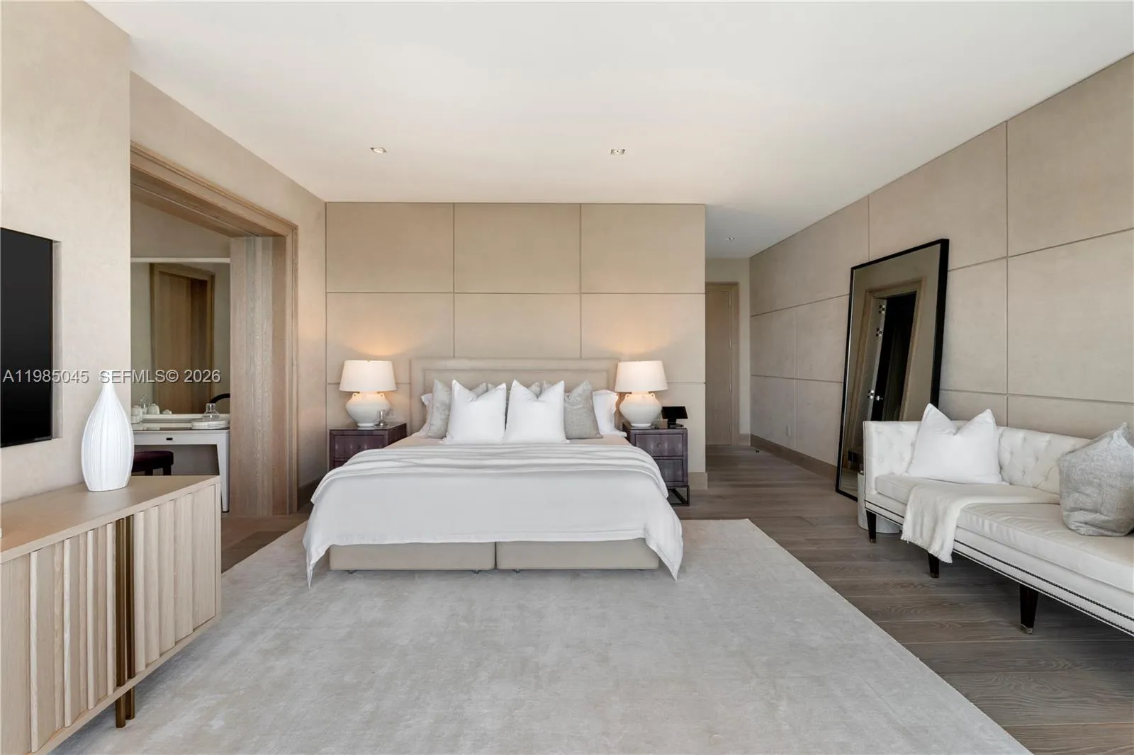 800 S Pointe Dr 901, Miami Beach, Florida 33139, Miami Beach, Florida 33139, 4 Bedrooms Bedrooms, ,3 BathroomsBathrooms,Residential,For Sale,800 S Pointe Dr 901, Miami Beach, Florida 33139,A11985045