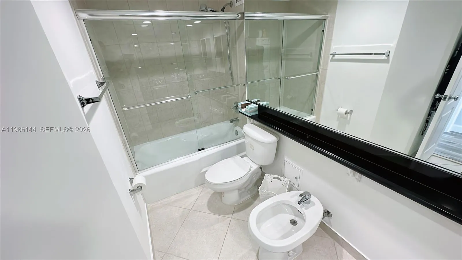 5600 Collins Ave 17v, Miami Beach, Florida 33140, Miami Beach, Florida 33140, 2 Bedrooms Bedrooms, ,2 BathroomsBathrooms,Residential Lease,For Rent,5600 Collins Ave 17v, Miami Beach, Florida 33140,A11986144