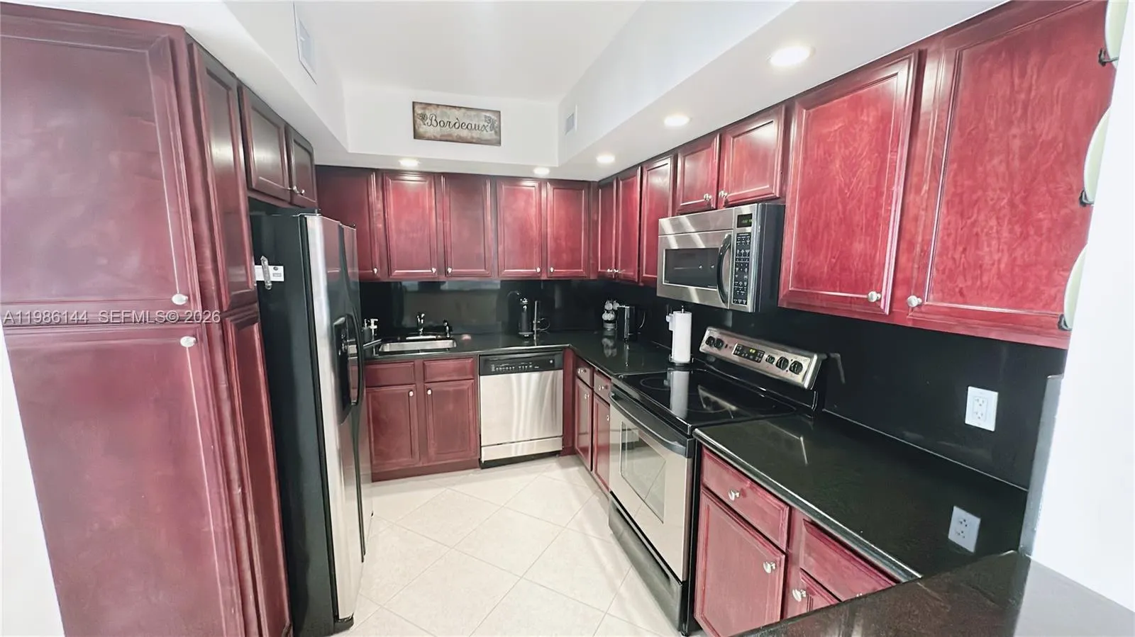 5600 Collins Ave 17v, Miami Beach, Florida 33140, Miami Beach, Florida 33140, 2 Bedrooms Bedrooms, ,2 BathroomsBathrooms,Residential Lease,For Rent,5600 Collins Ave 17v, Miami Beach, Florida 33140,A11986144