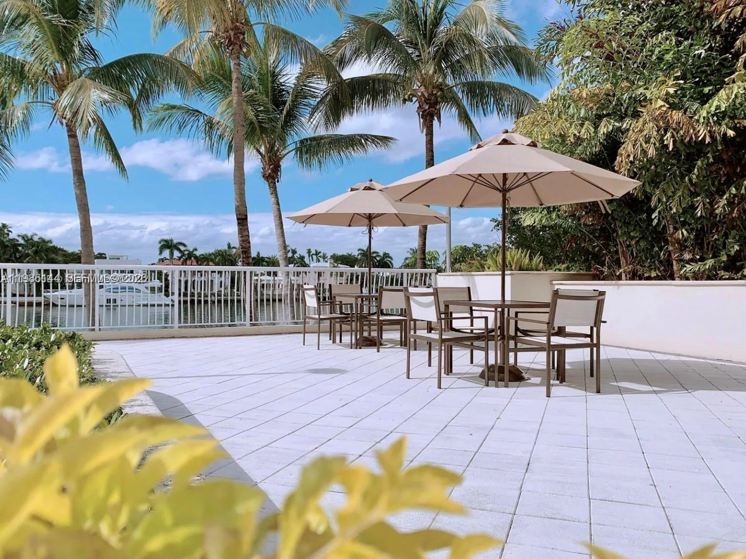 5600 Collins Ave 17v, Miami Beach, Florida 33140, Miami Beach, Florida 33140, 2 Bedrooms Bedrooms, ,2 BathroomsBathrooms,Residential Lease,For Rent,5600 Collins Ave 17v, Miami Beach, Florida 33140,A11986144