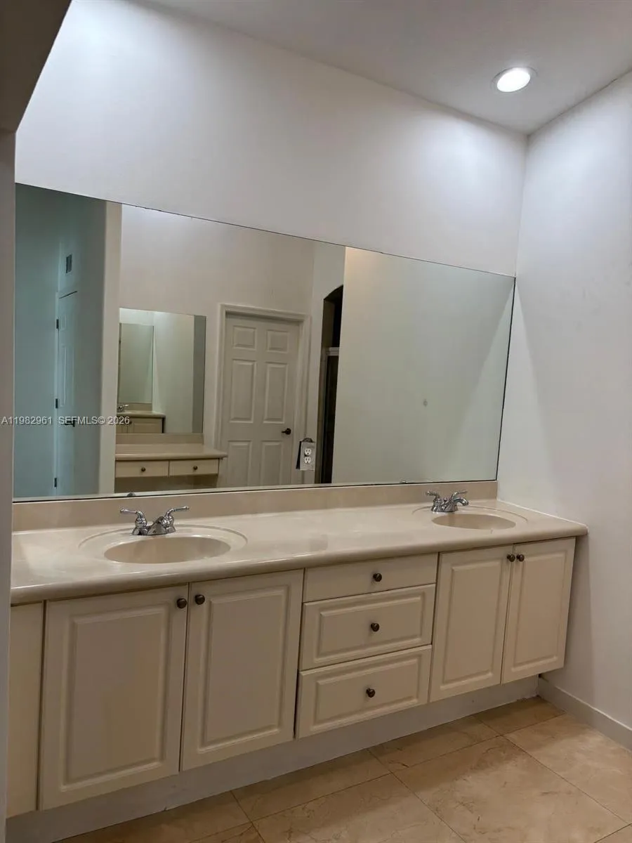 Miramar, Florida 33029, 1 Bedroom Bedrooms, ,1 BathroomBathrooms,Residential Lease,For Rent,A11982961