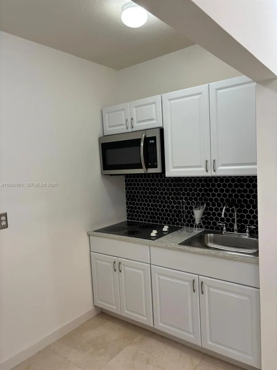 Miramar, Florida 33029, 1 Bedroom Bedrooms, ,1 BathroomBathrooms,Residential Lease,For Rent,A11982961