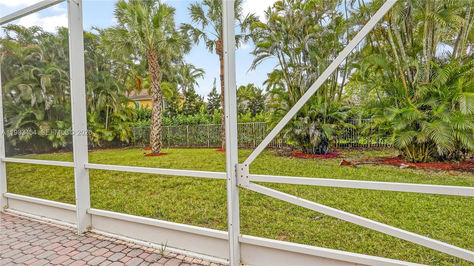 1646 Victoria Pointe Ln, Weston, Florida 33327, Weston, Florida 33327, 4 Bedrooms Bedrooms, ,4 BathroomsBathrooms,Residential,For Sale,1646 Victoria Pointe Ln, Weston, Florida 33327,A11983454