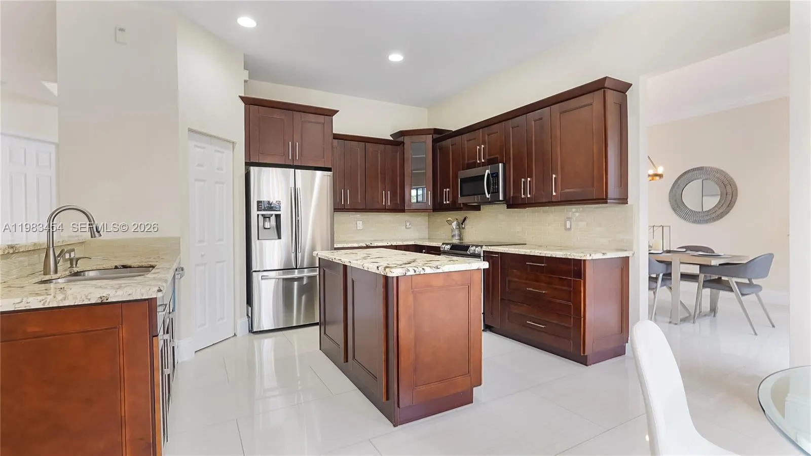 1646 Victoria Pointe Ln, Weston, Florida 33327, Weston, Florida 33327, 4 Bedrooms Bedrooms, ,4 BathroomsBathrooms,Residential,For Sale,1646 Victoria Pointe Ln, Weston, Florida 33327,A11983454