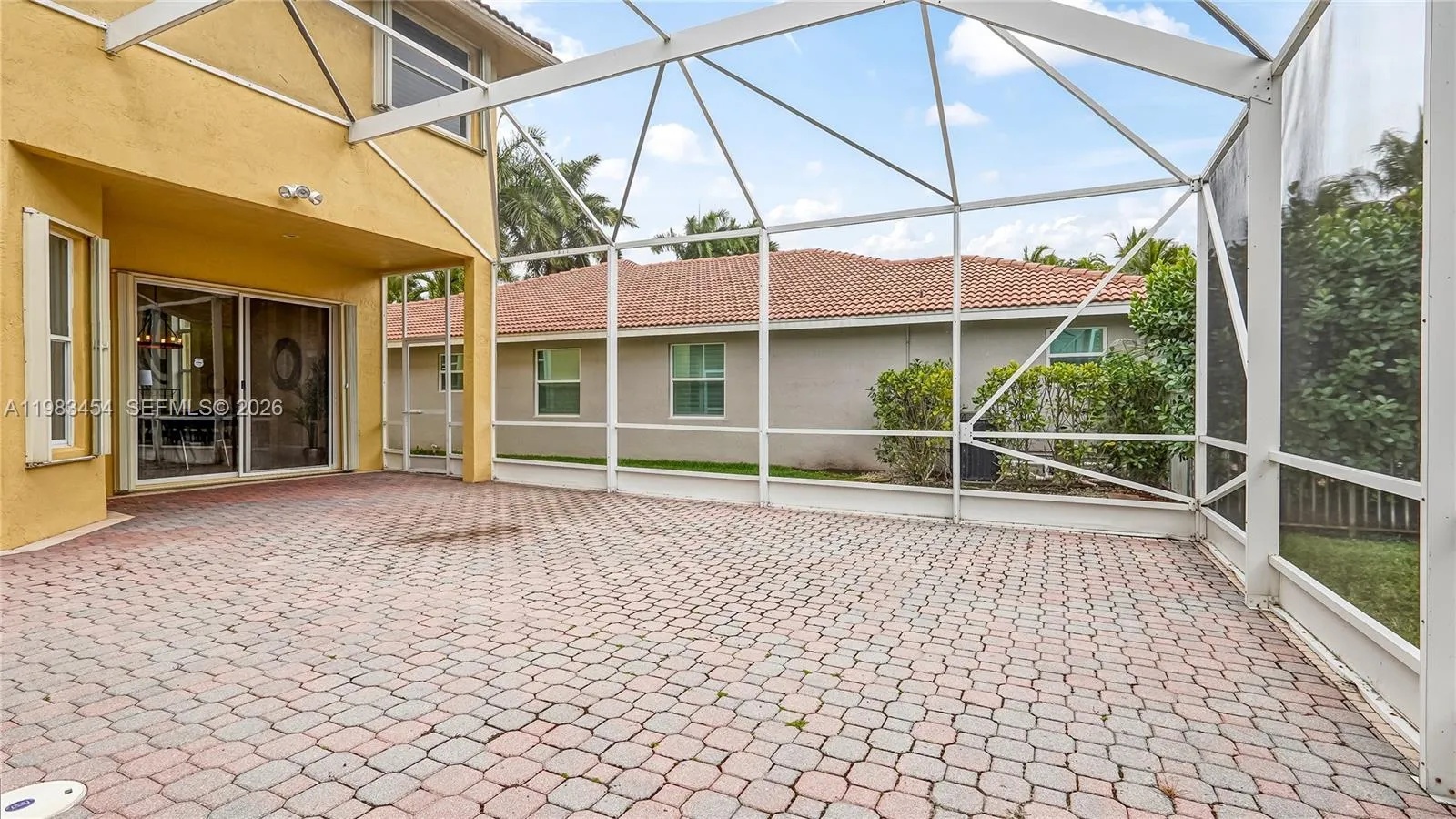 1646 Victoria Pointe Ln, Weston, Florida 33327, Weston, Florida 33327, 4 Bedrooms Bedrooms, ,4 BathroomsBathrooms,Residential,For Sale,1646 Victoria Pointe Ln, Weston, Florida 33327,A11983454
