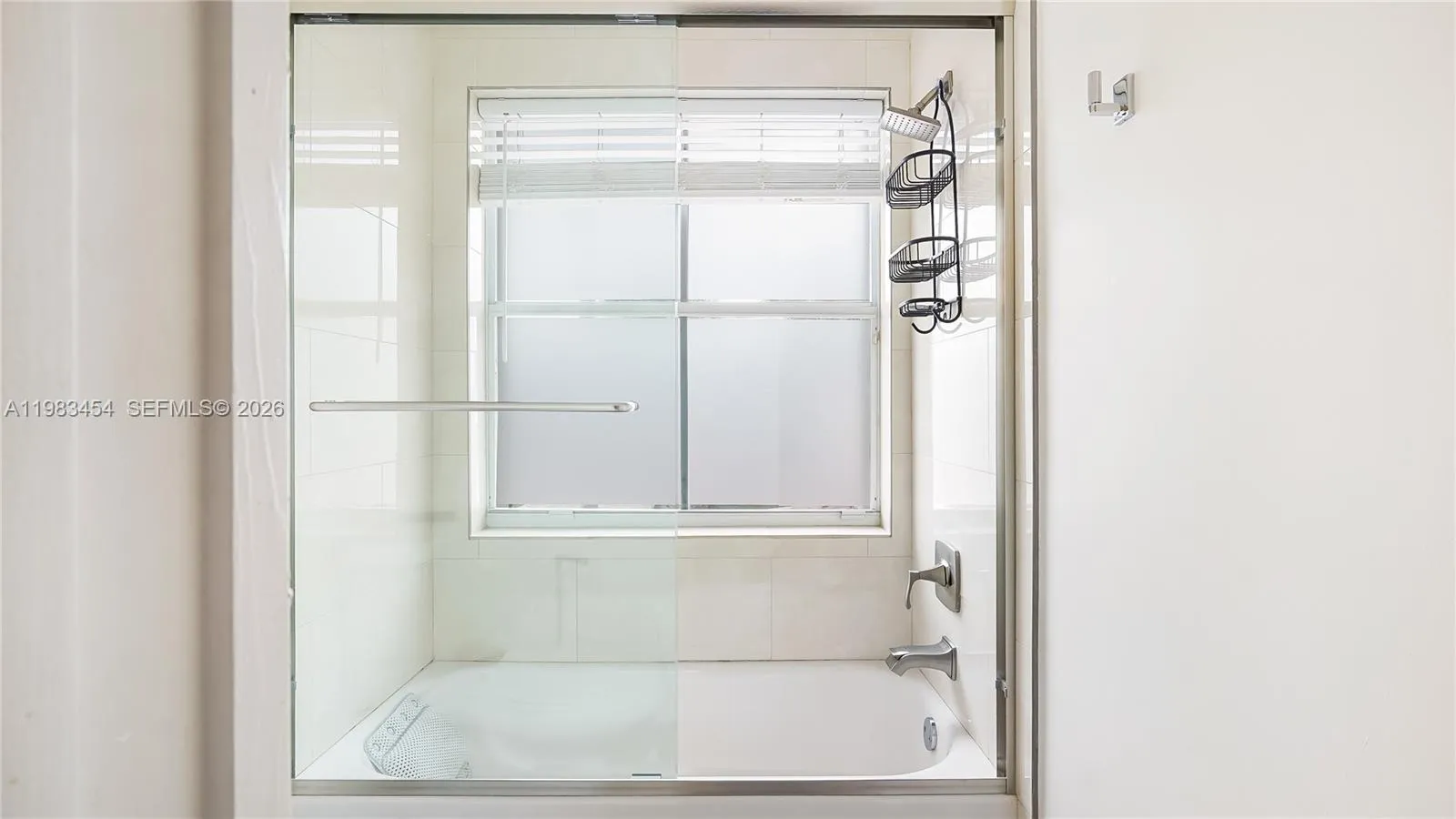 1646 Victoria Pointe Ln, Weston, Florida 33327, Weston, Florida 33327, 4 Bedrooms Bedrooms, ,4 BathroomsBathrooms,Residential,For Sale,1646 Victoria Pointe Ln, Weston, Florida 33327,A11983454