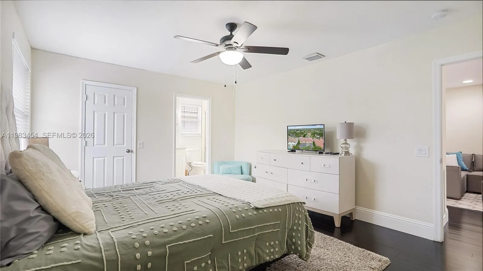 1646 Victoria Pointe Ln, Weston, Florida 33327, Weston, Florida 33327, 4 Bedrooms Bedrooms, ,4 BathroomsBathrooms,Residential,For Sale,1646 Victoria Pointe Ln, Weston, Florida 33327,A11983454