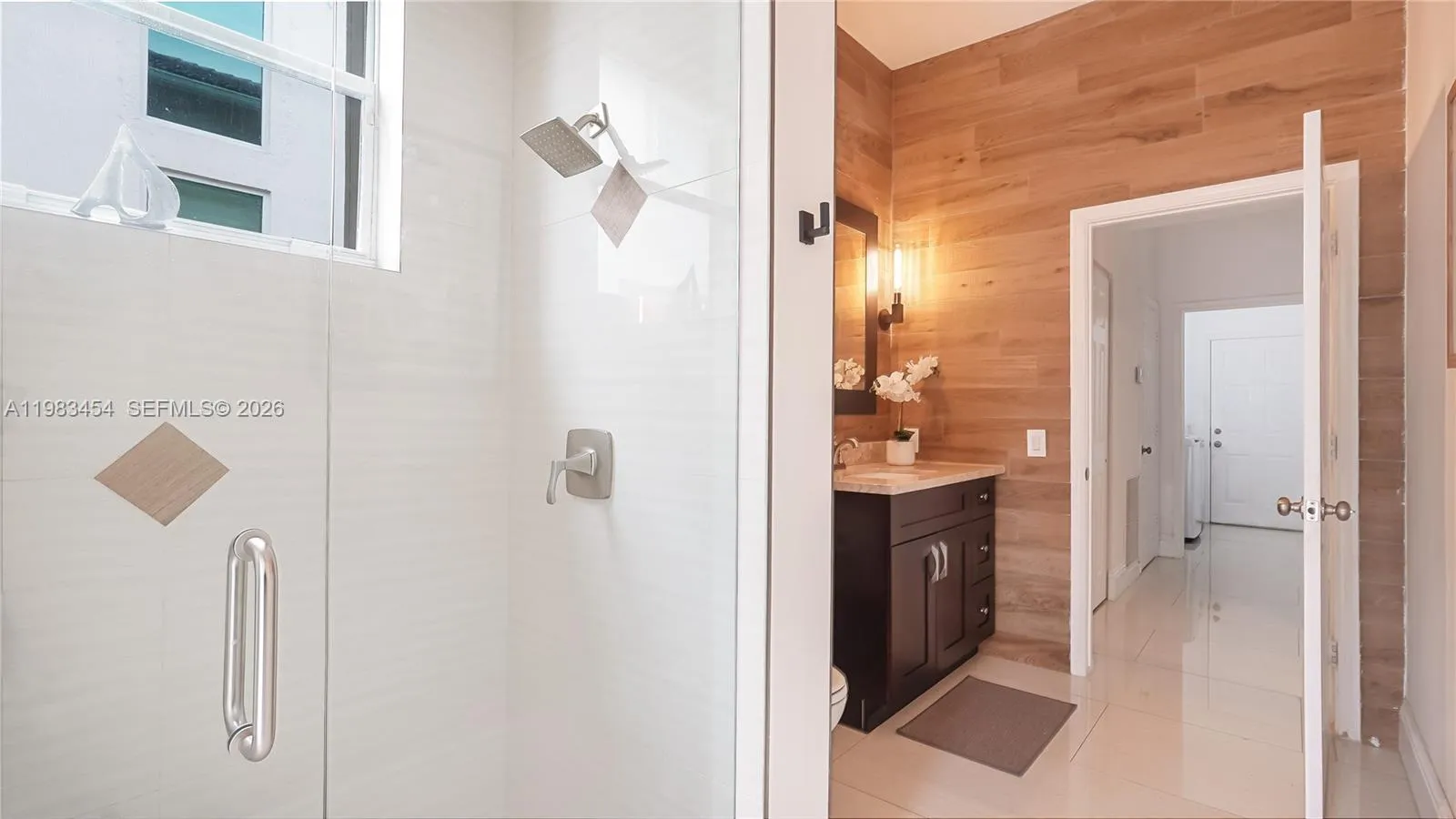 1646 Victoria Pointe Ln, Weston, Florida 33327, Weston, Florida 33327, 4 Bedrooms Bedrooms, ,4 BathroomsBathrooms,Residential,For Sale,1646 Victoria Pointe Ln, Weston, Florida 33327,A11983454