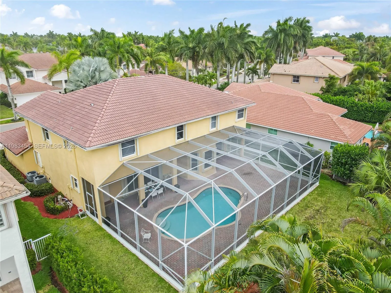 1646 Victoria Pointe Ln, Weston, Florida 33327, Weston, Florida 33327, 4 Bedrooms Bedrooms, ,4 BathroomsBathrooms,Residential,For Sale,1646 Victoria Pointe Ln, Weston, Florida 33327,A11983454