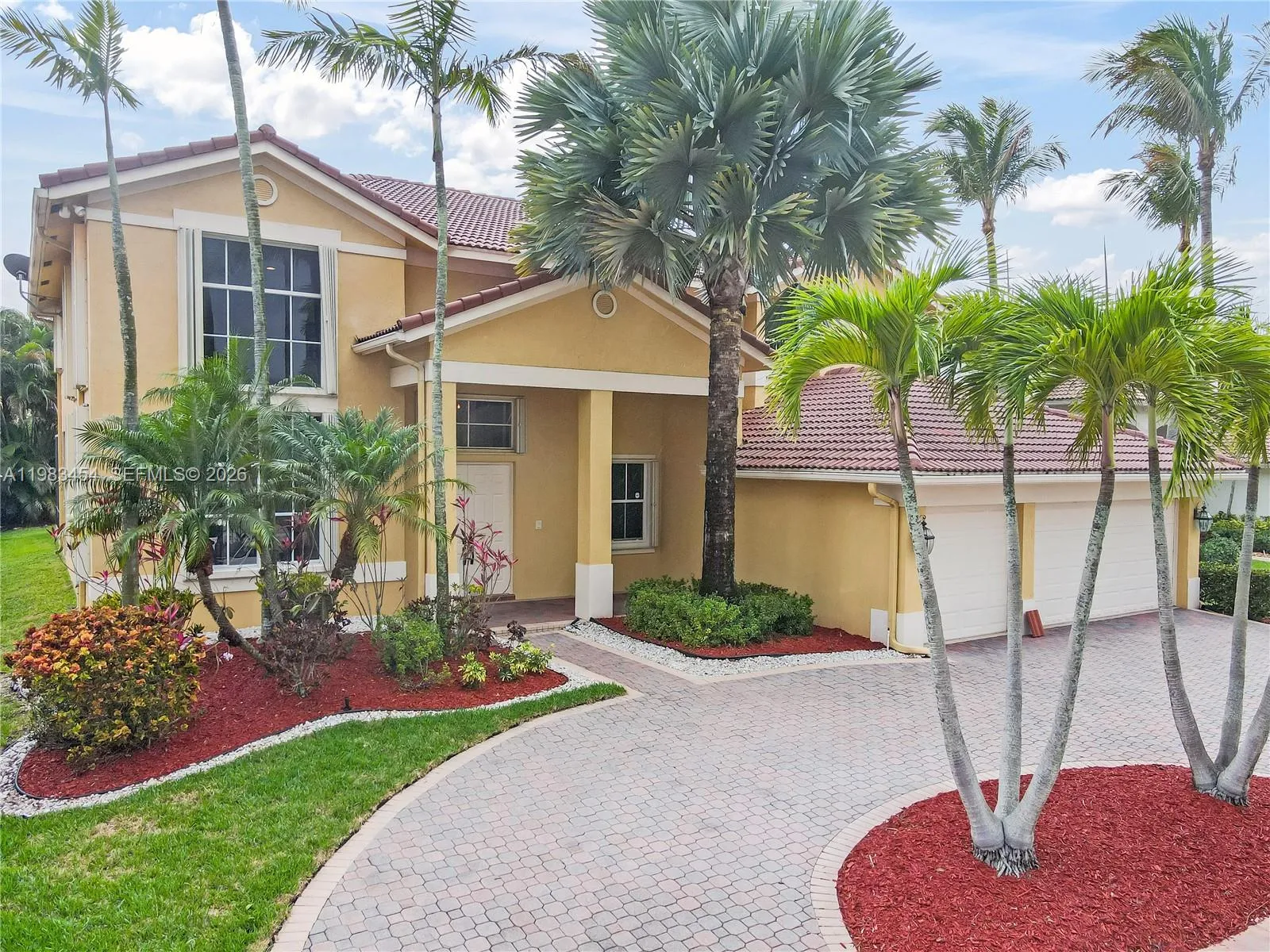 1646 Victoria Pointe Ln, Weston, Florida 33327, Weston, Florida 33327, 4 Bedrooms Bedrooms, ,4 BathroomsBathrooms,Residential,For Sale,1646 Victoria Pointe Ln, Weston, Florida 33327,A11983454