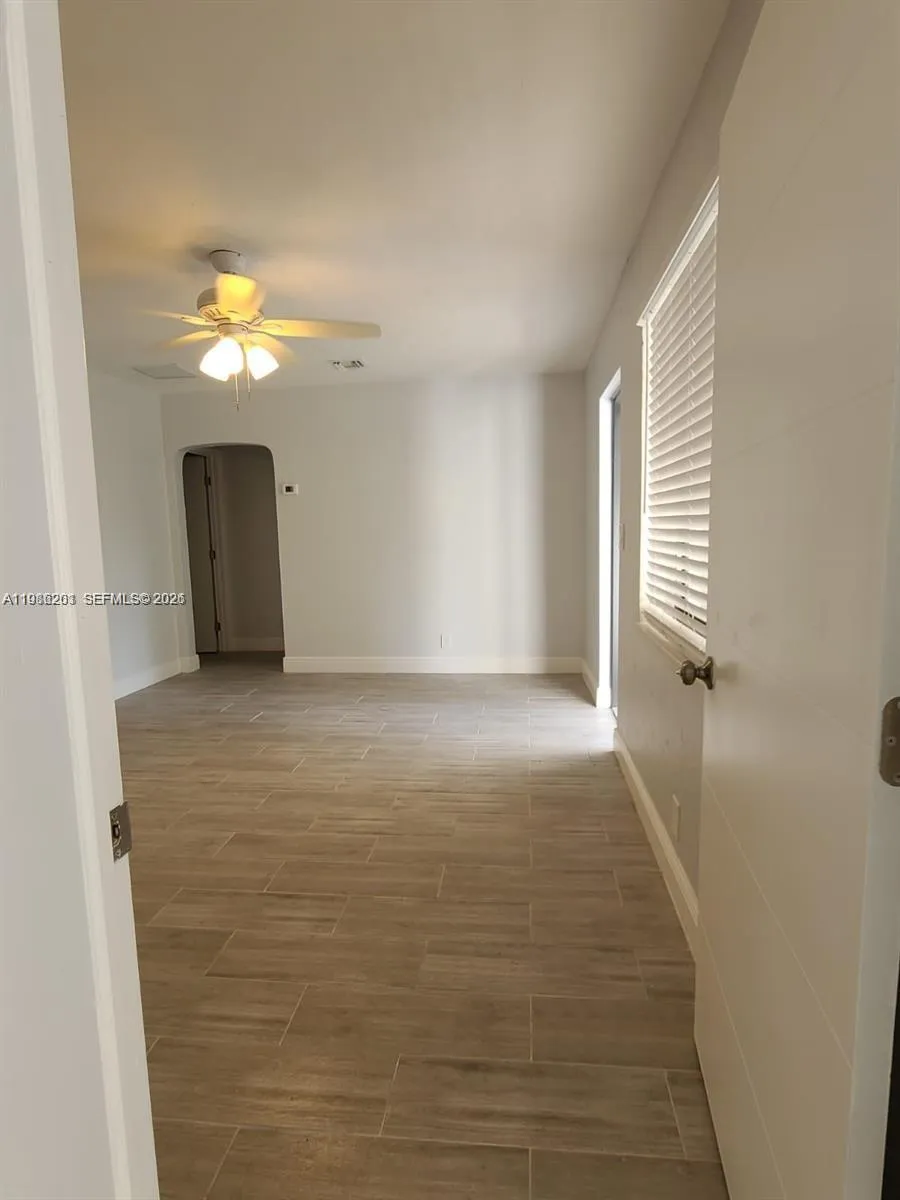 2008 Ne 4th Ave R, Wilton Manors, Florida 33305, Wilton Manors, Florida 33305, 2 Bedrooms Bedrooms, ,2 BathroomsBathrooms,Residential Lease,For Rent,2008 Ne 4th Ave R, Wilton Manors, Florida 33305,A11986201