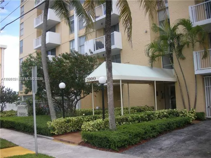 2000 Ne 135th St 1002, North Miami, Florida 33181, North Miami, Florida 33181, 1 Bedroom Bedrooms, ,1 BathroomBathrooms,Residential,For Sale,2000 Ne 135th St 1002, North Miami, Florida 33181,A11986158