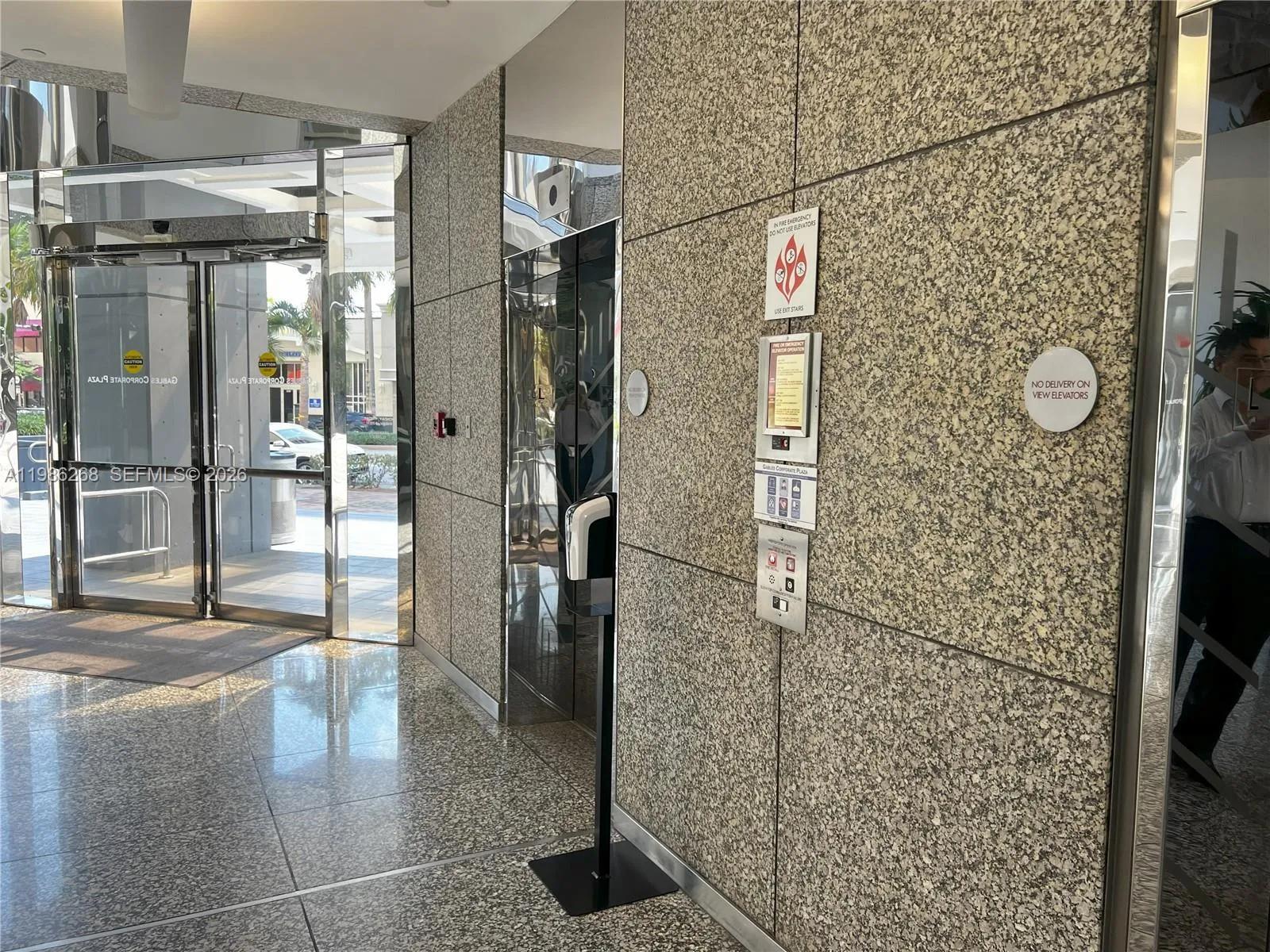 2100 Ponce De Leon Blvd Mezzanine, Coral Gables, F, Coral Gables, Florida 33134, ,Commercial Lease,For Rent,2100 Ponce De Leon Blvd Mezzanine, Coral Gables, F,A11986268