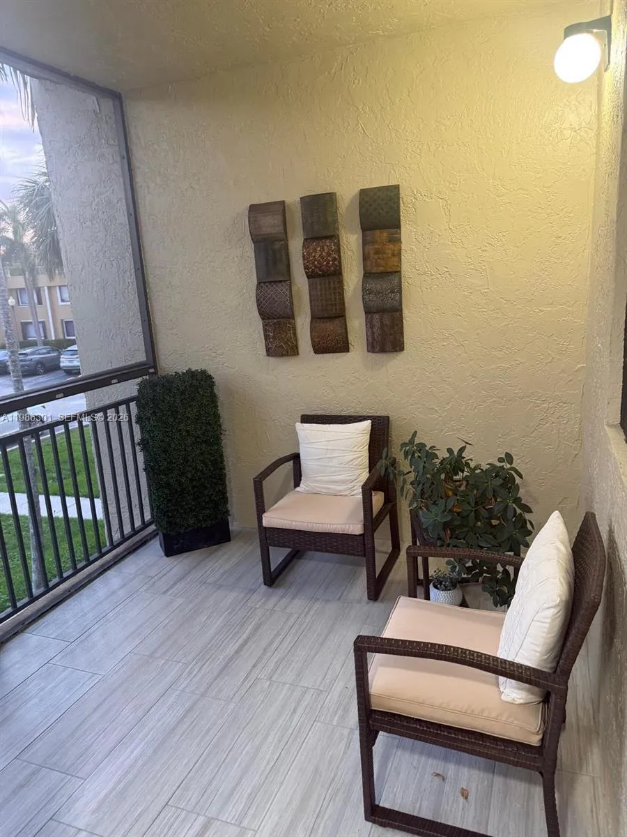 436 Lakeview Dr 205, Weston, Florida 33326, Weston, Florida 33326, 2 Bedrooms Bedrooms, ,2 BathroomsBathrooms,Residential Lease,For Rent,436 Lakeview Dr 205, Weston, Florida 33326,A11986301