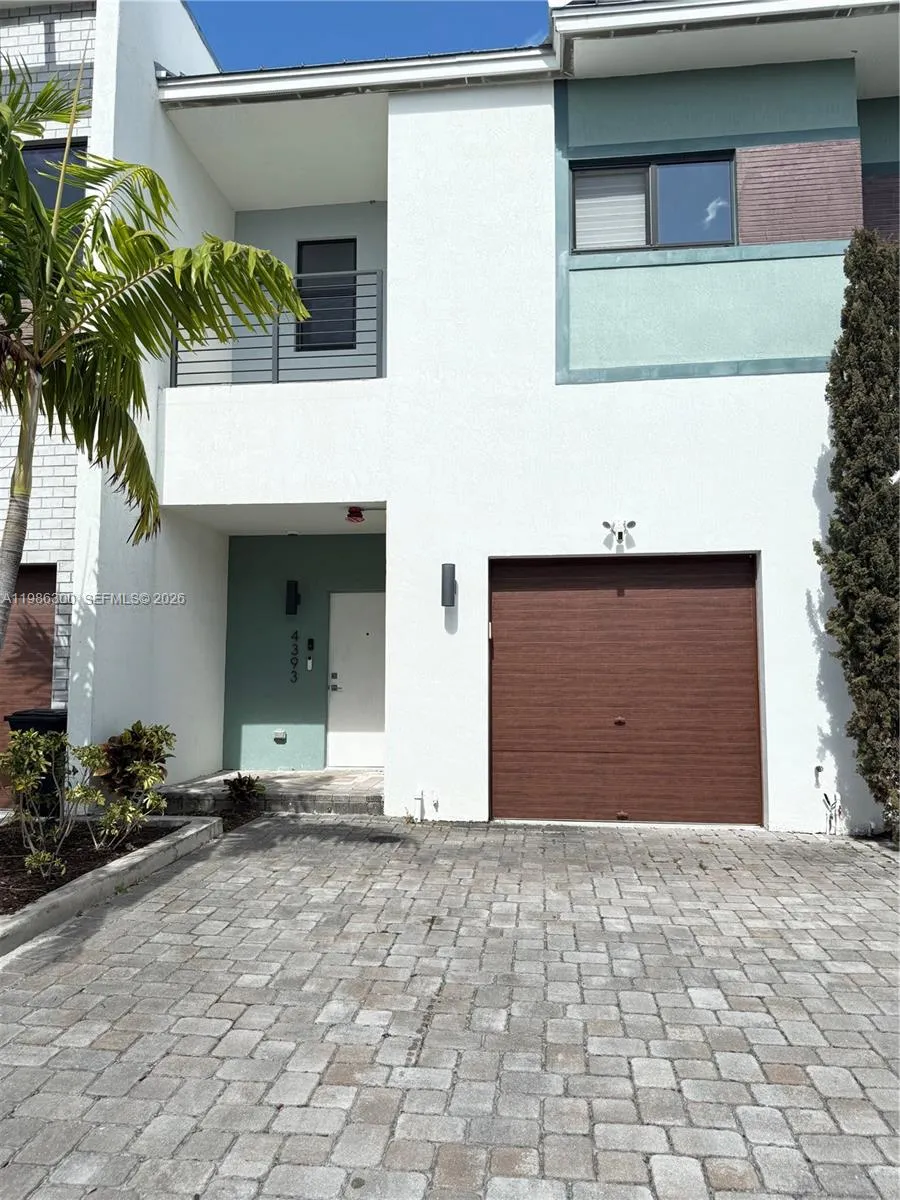 4393 Nw 9th St, Plantation, Florida 33317, Plantation, Florida 33317, 3 Bedrooms Bedrooms, ,2 BathroomsBathrooms,Residential,For Sale,4393 Nw 9th St, Plantation, Florida 33317,A11986300