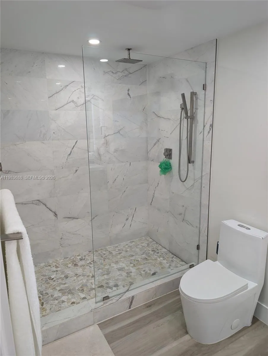 Huge walk-in rain shower in bath 2 also