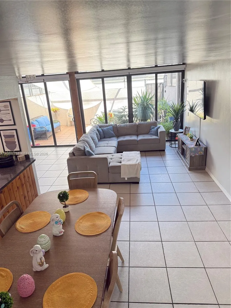 1461 Nw 113th Ave, Pembroke Pines, Florida 33026, Pembroke Pines, Florida 33026, 3 Bedrooms Bedrooms, ,3 BathroomsBathrooms,Residential,For Sale,1461 Nw 113th Ave, Pembroke Pines, Florida 33026,A11986311